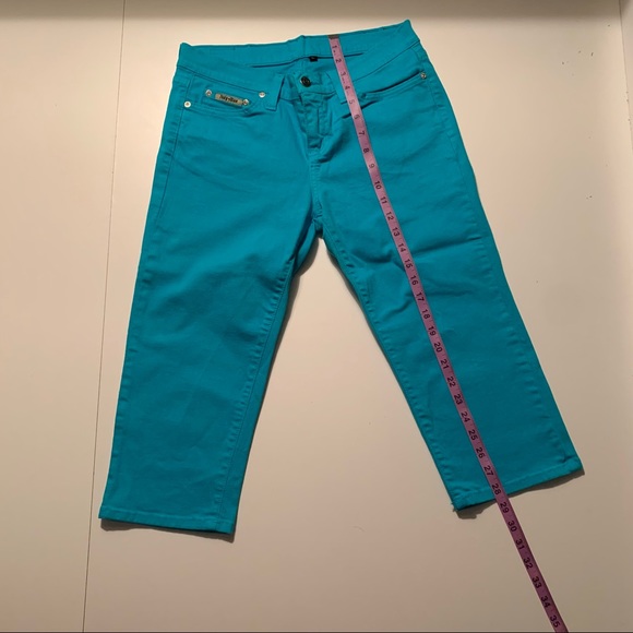 Women’s Pants - Picture 2 of 4